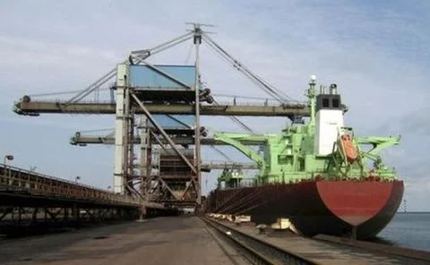 Drydock ship