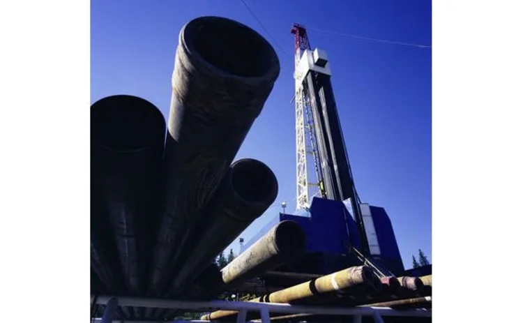ist-4079646-oilrigpipes
