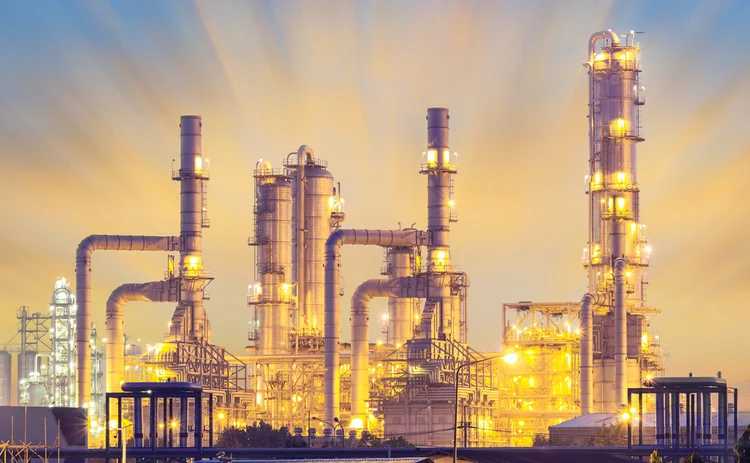 refinery-shutterstock-299805716